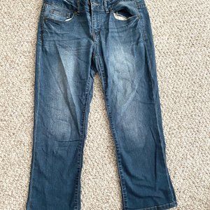 Juniors So Capri Jeans